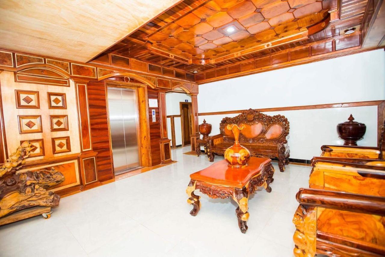 Ly Meng Hotel Battambang Esterno foto