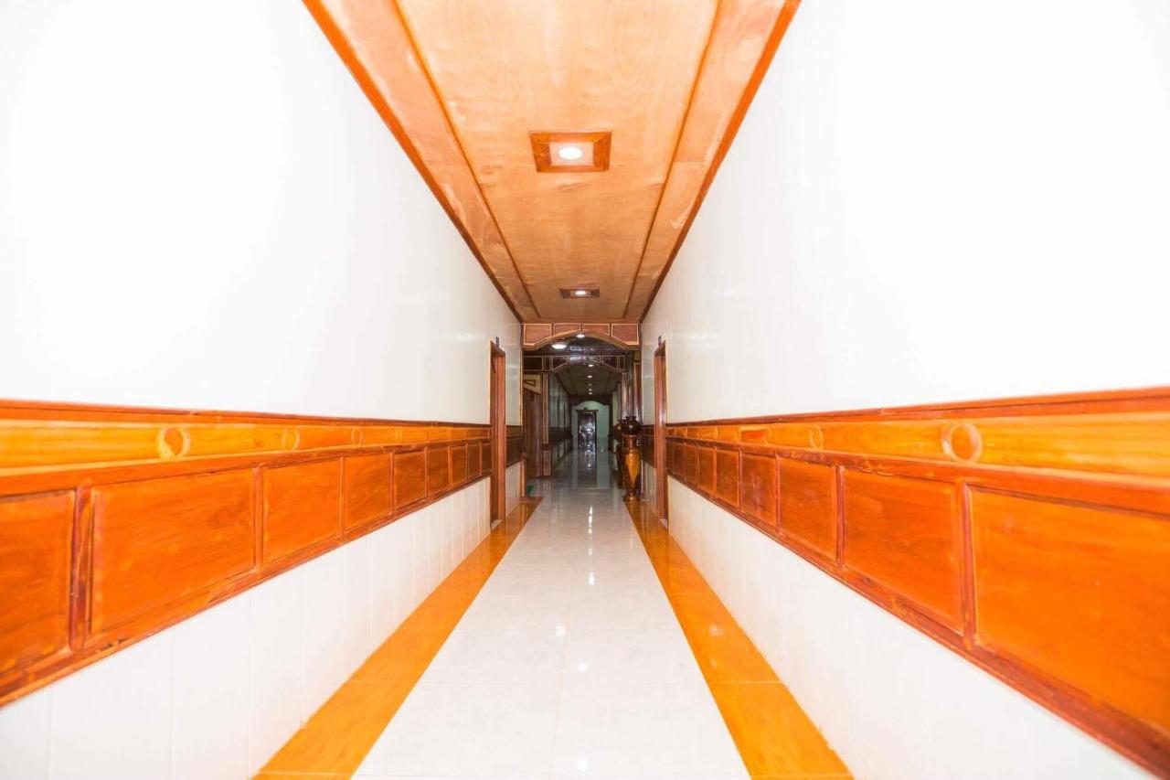 Ly Meng Hotel Battambang Esterno foto