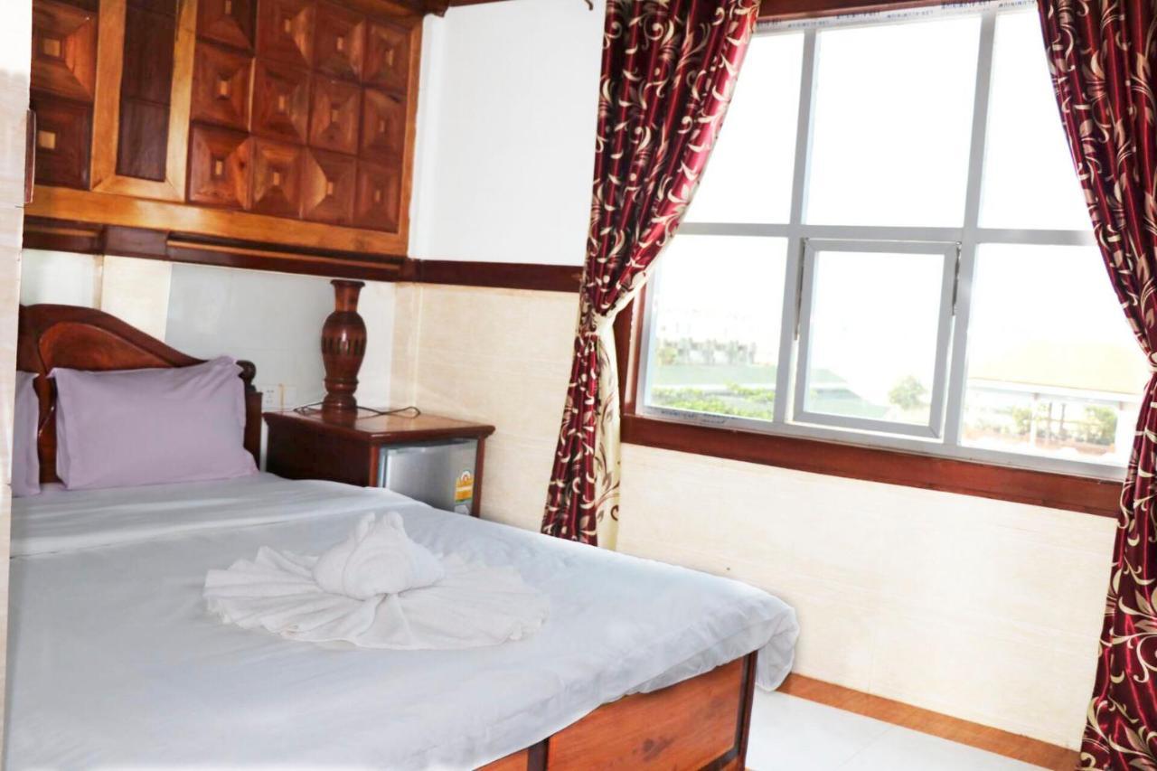 Ly Meng Hotel Battambang Esterno foto